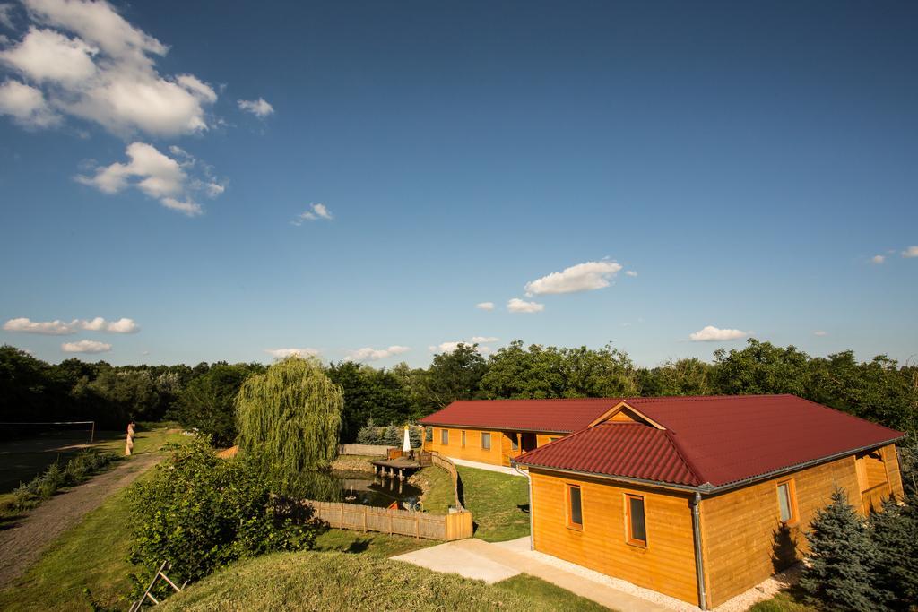 Szatmar Beregi Elmenyliget Aparthotel Fehérgyarmat Exterior photo