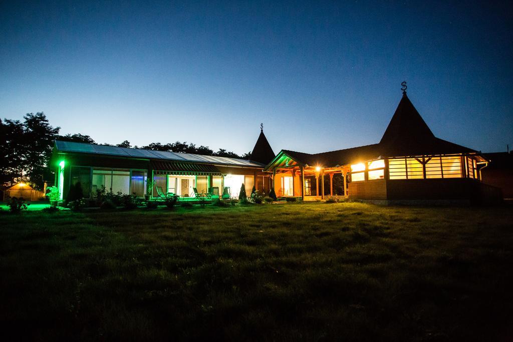 Szatmar Beregi Elmenyliget Aparthotel Fehérgyarmat Exterior photo