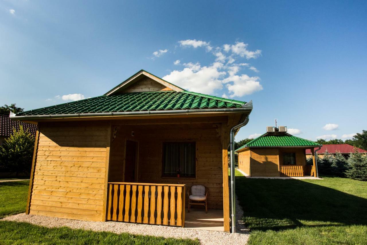 Szatmar Beregi Elmenyliget Aparthotel Fehérgyarmat Exterior photo
